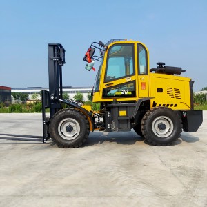 越野叉车2吨 四驱动力柴油搬运车 仓储工业搬运车辆